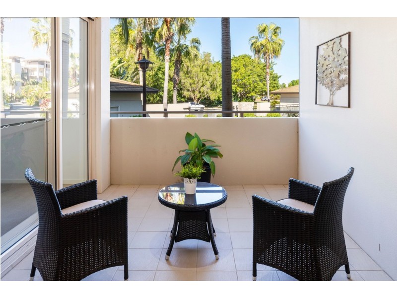 1736/1 Rialto Quay Drive, Hope Island QLD 4212