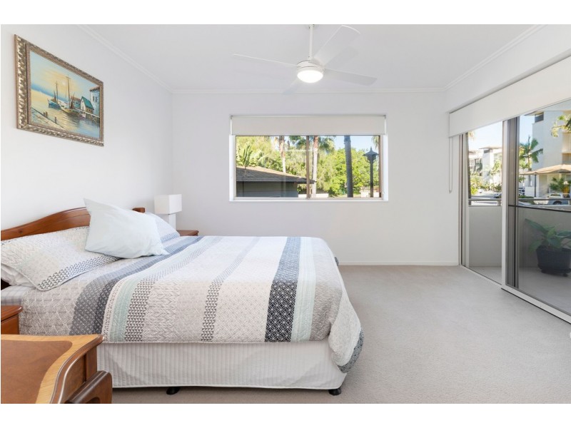 1736/1 Rialto Quay Drive, Hope Island QLD 4212