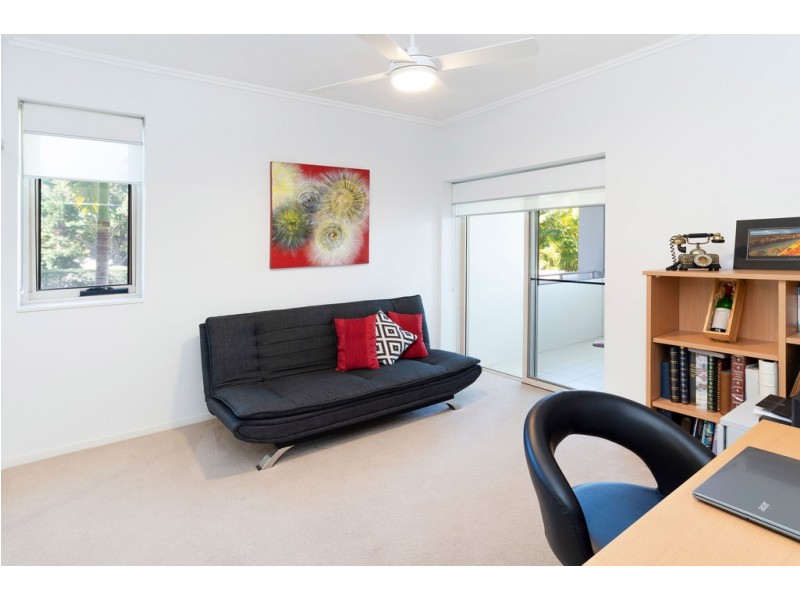 1736/1 Rialto Quay Drive, Hope Island QLD 4212