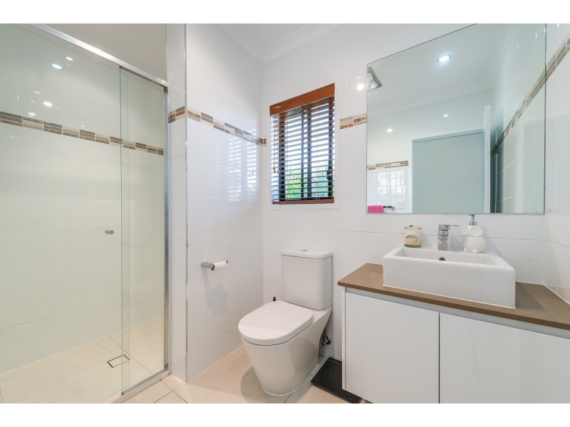 2136 Beaufort Way, Hope Island QLD 4212