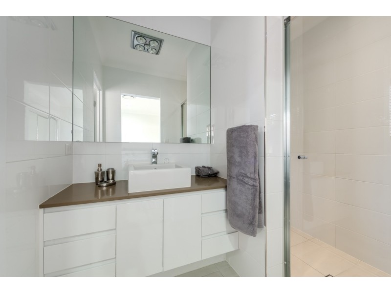 2136 Beaufort Way, Hope Island QLD 4212