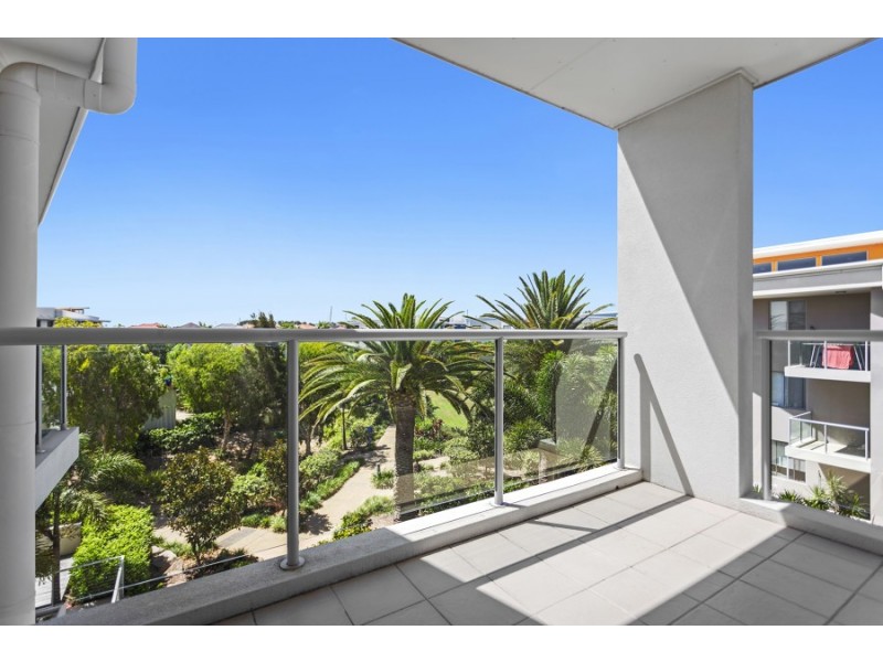 737/64-66 Sickle Avenue, Hope Island QLD 4212