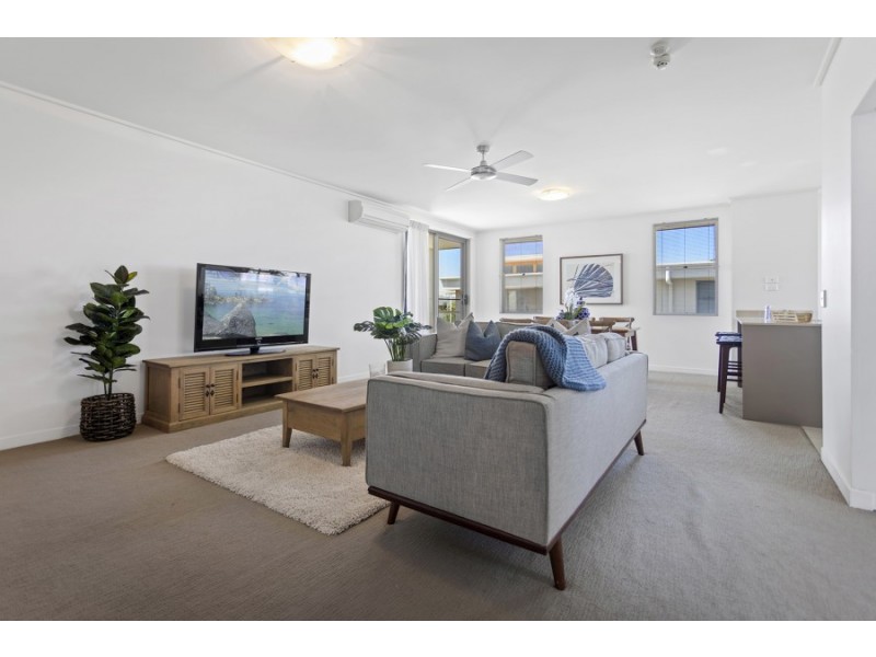 737/64-66 Sickle Avenue, Hope Island QLD 4212