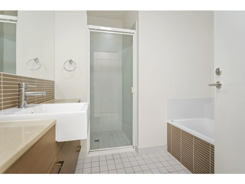 737/64-66 Sickle Avenue, Hope Island QLD 4212