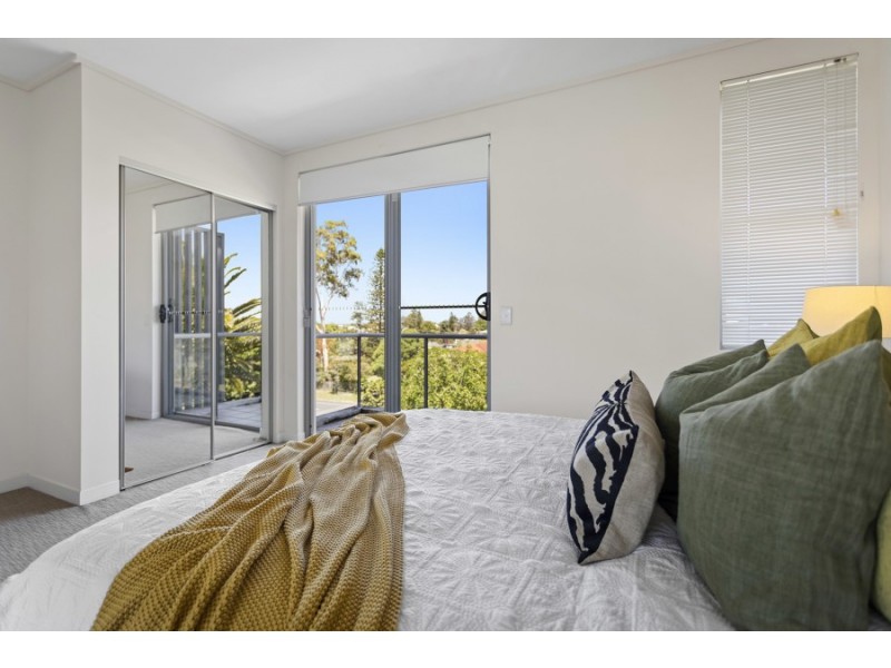 737/64-66 Sickle Avenue, Hope Island QLD 4212