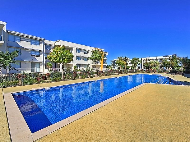 737/64-66 Sickle Avenue, Hope Island QLD 4212