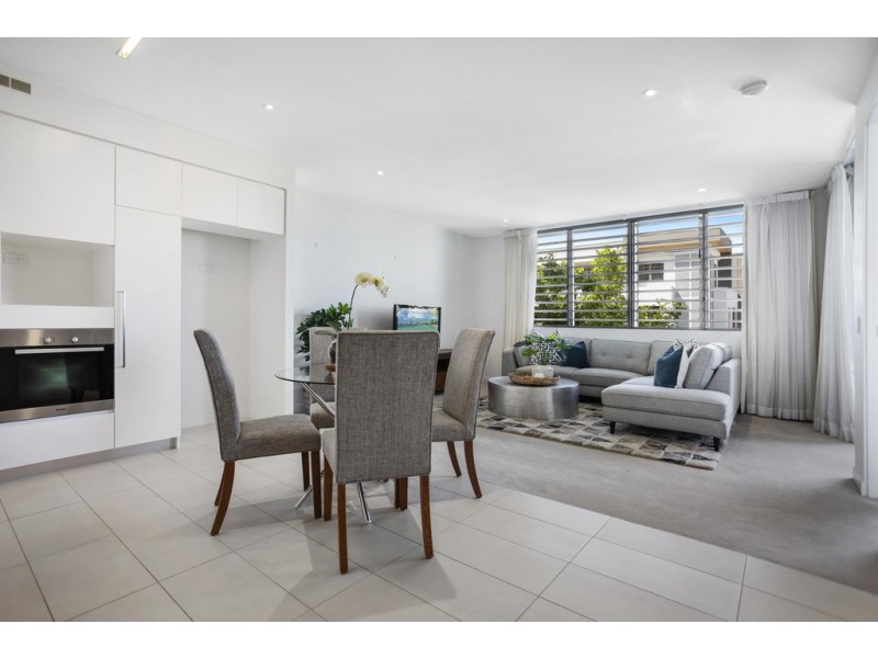 1202/1 Sunset Avenue, Paradise Point QLD 4216