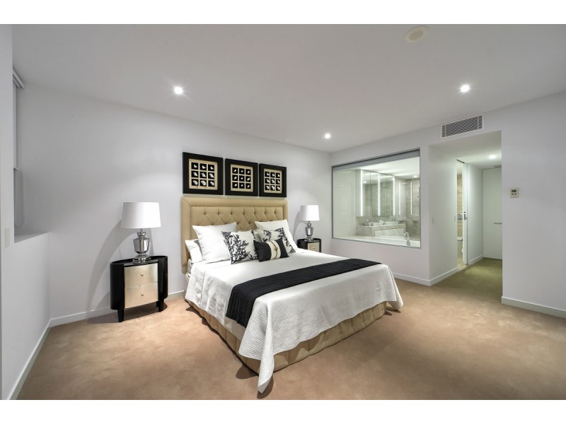 3502/4 Marina Promenade, Paradise Point QLD 4216