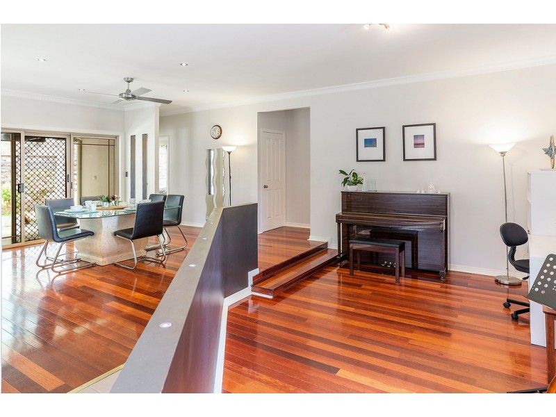 12 Winslow Court, Oxenford QLD 4210