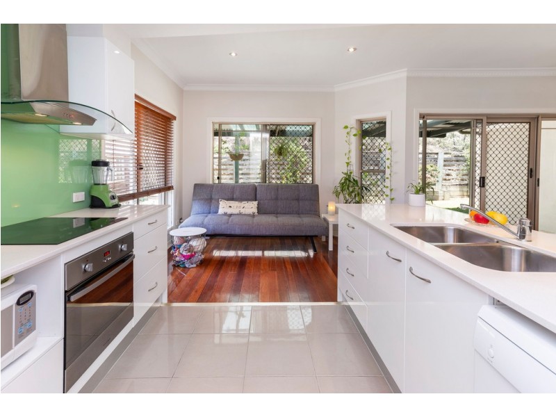 12 Winslow Court, Oxenford QLD 4210