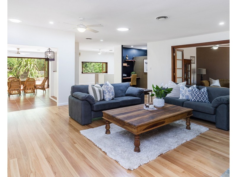 3297 Palladian Drive, Hope Island QLD 4212