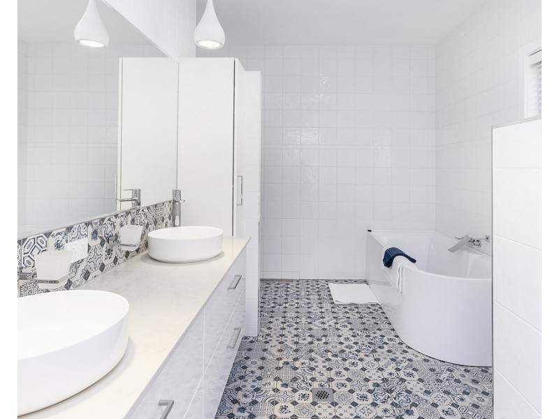 3297 Palladian Drive, Hope Island QLD 4212