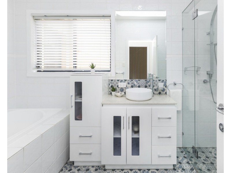 3297 Palladian Drive, Hope Island QLD 4212