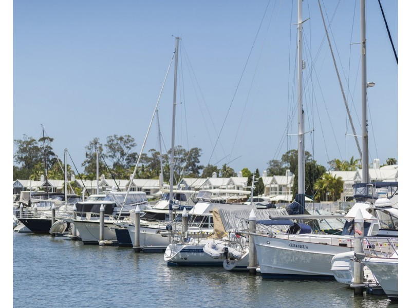 3297 Palladian Drive, Hope Island QLD 4212