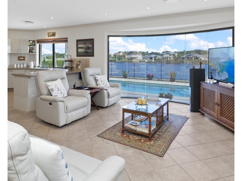 37 Glenwater Crescent Monterey Keys, Helensvale QLD 4212