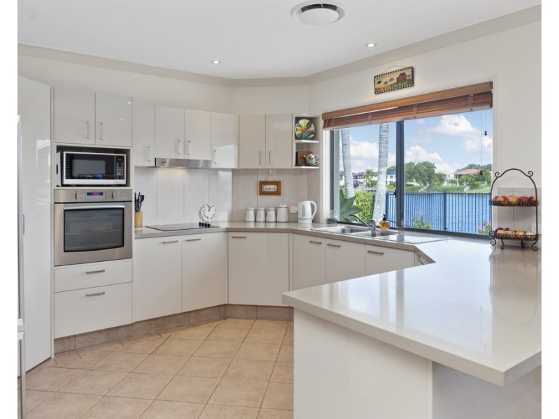 37 Glenwater Crescent Monterey Keys, Helensvale QLD 4212