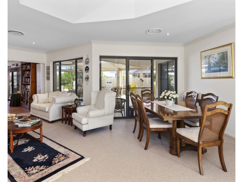 37 Glenwater Crescent Monterey Keys, Helensvale QLD 4212
