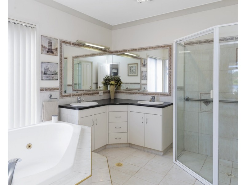 37 Glenwater Crescent Monterey Keys, Helensvale QLD 4212