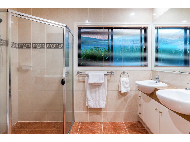 9 Parkwater Terrace, Helensvale QLD 4212