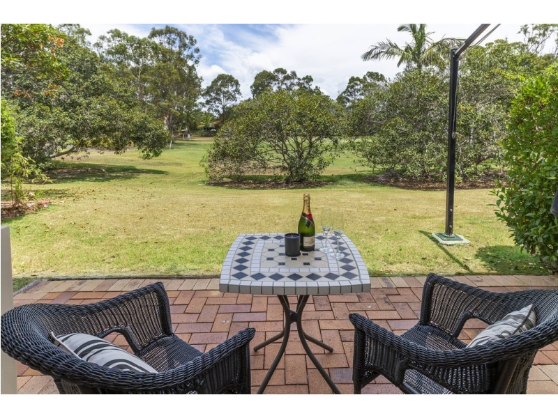 8118 Magnolia Gardens Court, Hope Island QLD 4212