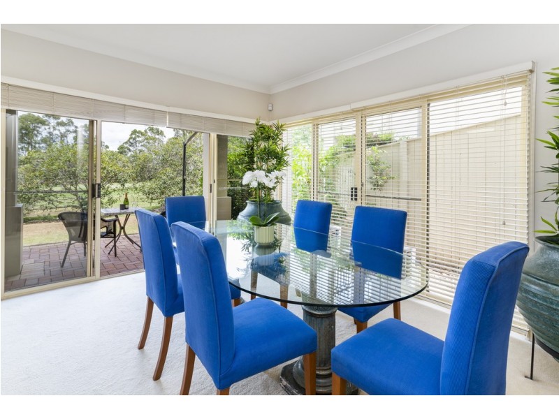 8118 Magnolia Gardens Court, Hope Island QLD 4212