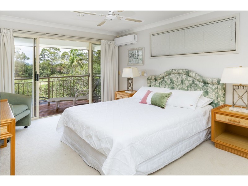 8118 Magnolia Gardens Court, Hope Island QLD 4212