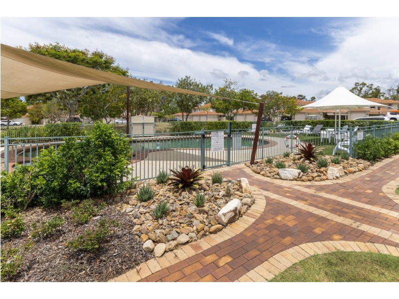 8118 Magnolia Gardens Court, Hope Island QLD 4212