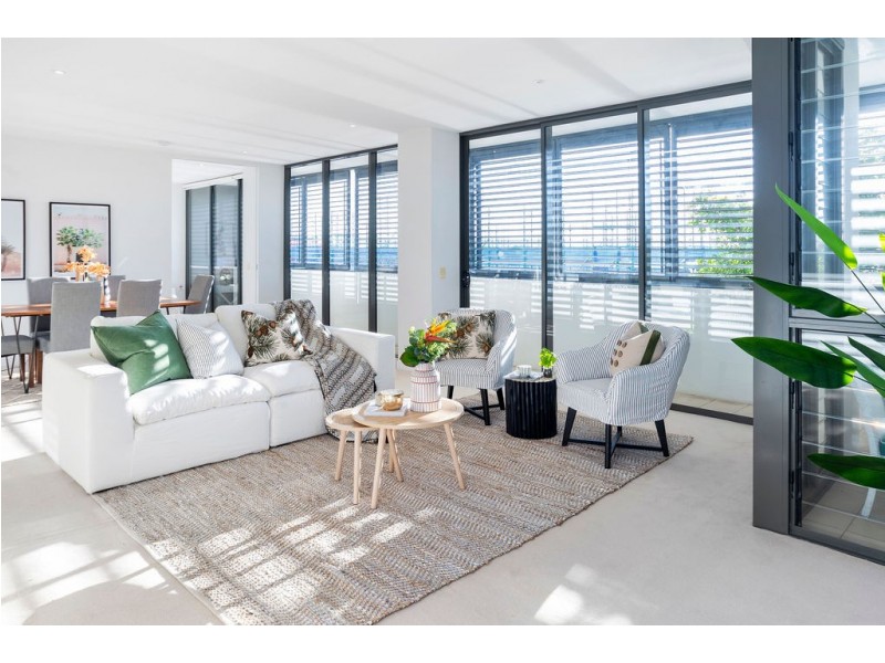 2202/1 Marina Promenade, Paradise Point QLD 4216