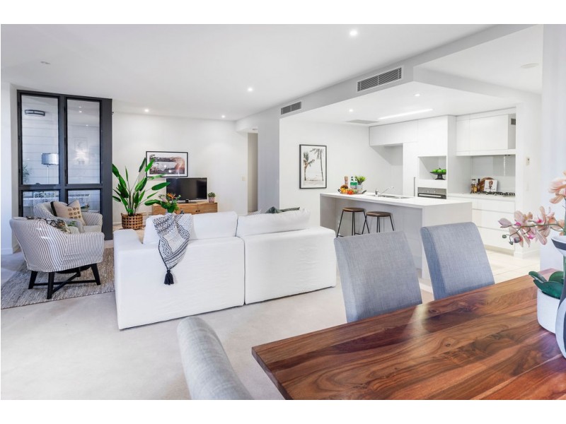 2202/1 Marina Promenade, Paradise Point QLD 4216