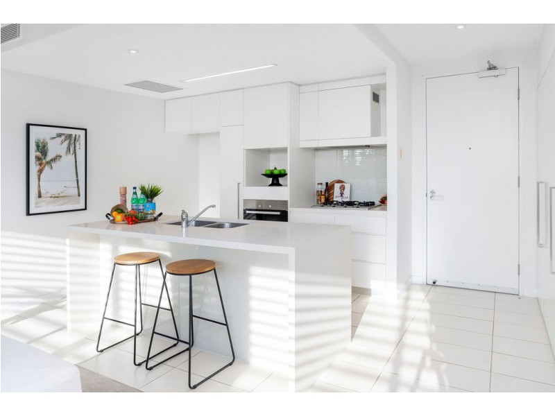 2202/1 Marina Promenade, Paradise Point QLD 4216