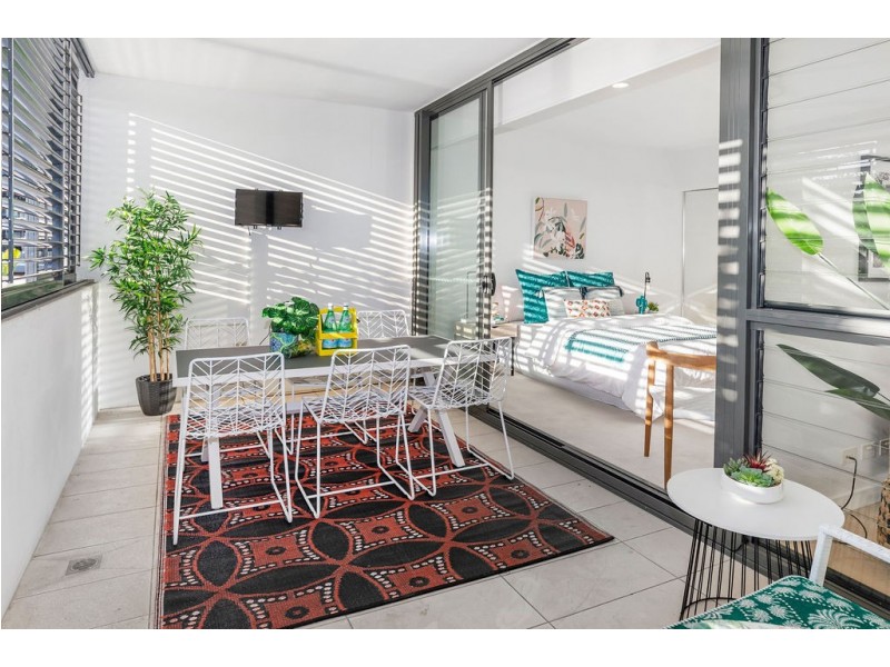 2202/1 Marina Promenade, Paradise Point QLD 4216