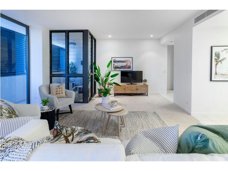 2202/1 Marina Promenade, Paradise Point QLD 4216