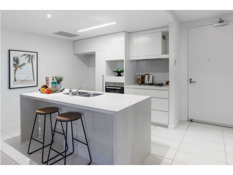 2202/1 Marina Promenade, Paradise Point QLD 4216