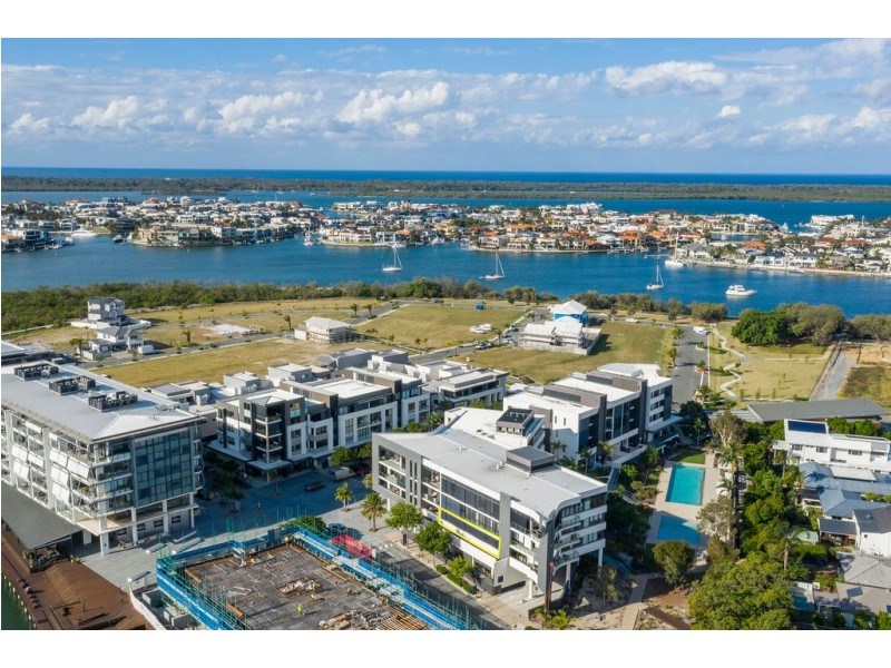 2202/1 Marina Promenade, Paradise Point QLD 4216