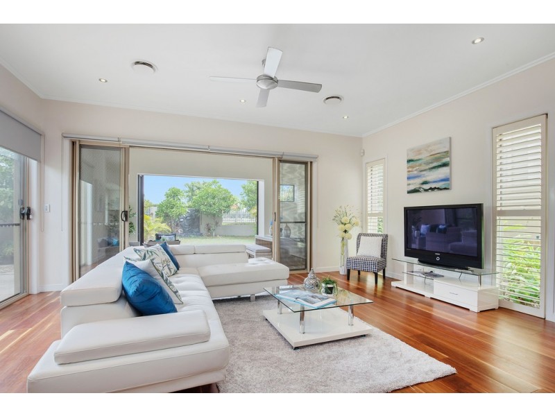 6111 Trasimeno Avenue, Hope Island QLD 4212