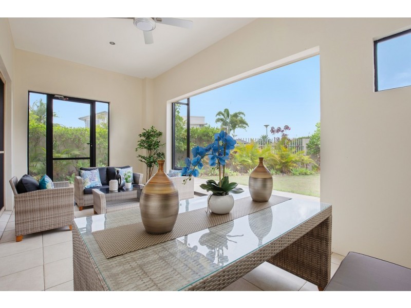 6111 Trasimeno Avenue, Hope Island QLD 4212