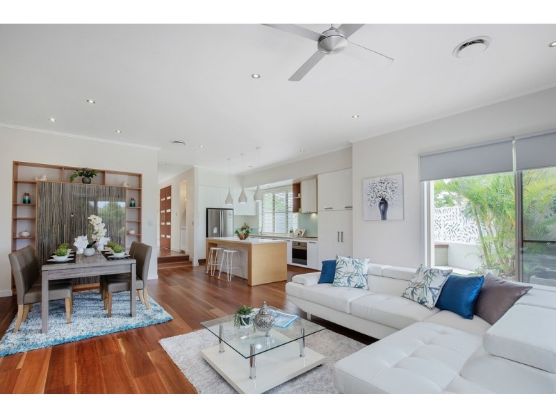 6111 Trasimeno Avenue, Hope Island QLD 4212