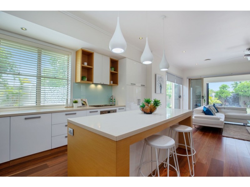 6111 Trasimeno Avenue, Hope Island QLD 4212