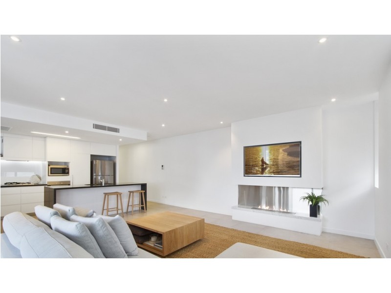 4301/2 Sunset Avenue, Paradise Point QLD 4216