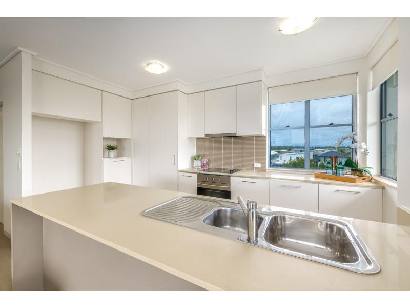 131/66 Sickle Avenue, Hope Island QLD 4212