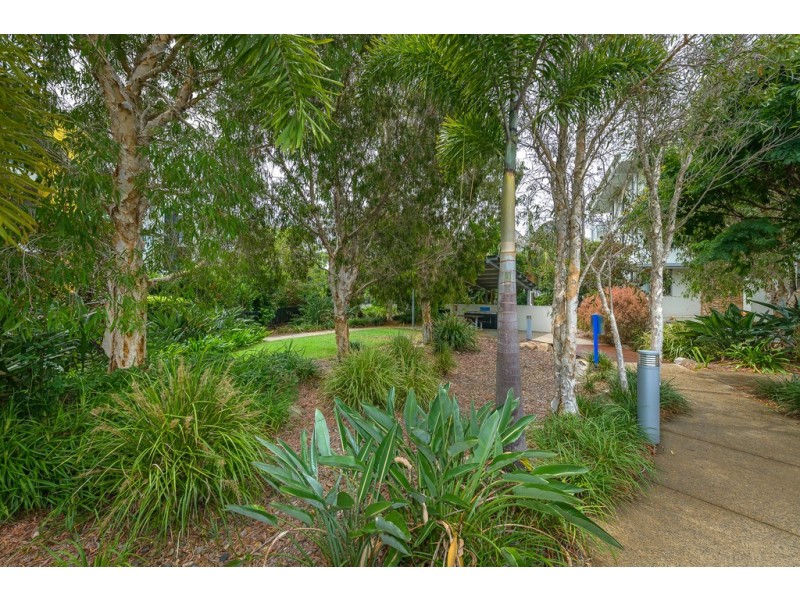 131/66 Sickle Avenue, Hope Island QLD 4212