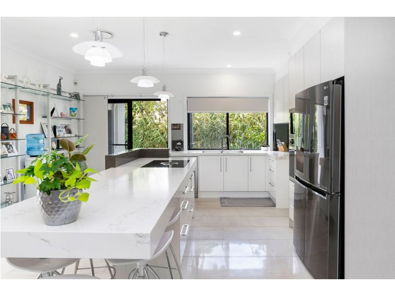 1612 Richmond Court, Hope Island QLD 4212