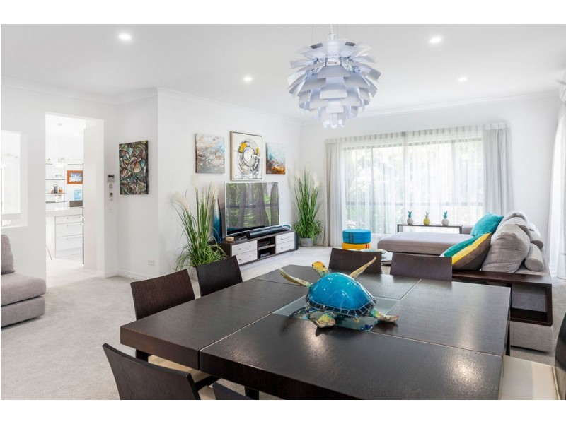 1612 Richmond Court, Hope Island QLD 4212