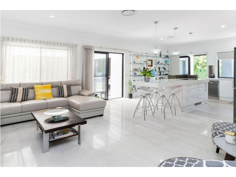 1612 Richmond Court, Hope Island QLD 4212