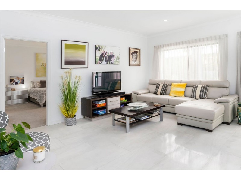 1612 Richmond Court, Hope Island QLD 4212