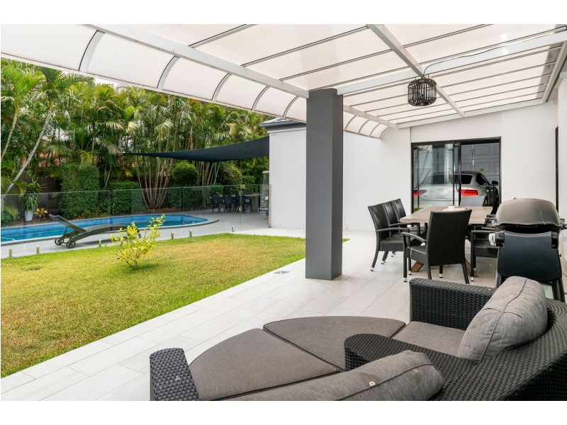 1612 Richmond Court, Hope Island QLD 4212