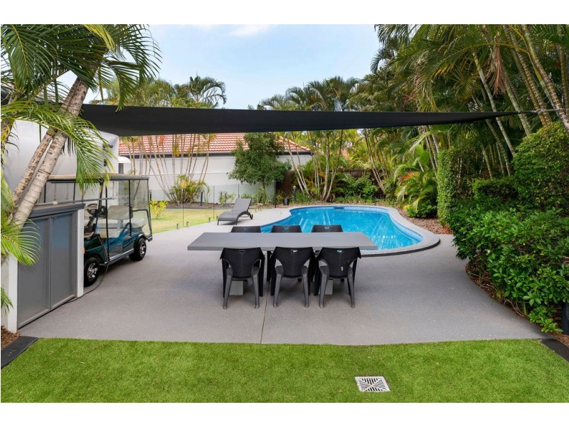 1612 Richmond Court, Hope Island QLD 4212