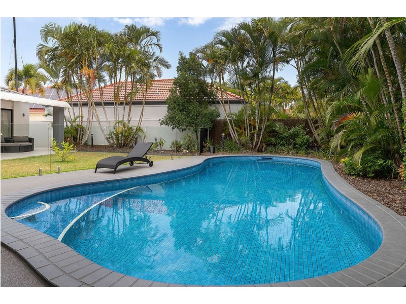 1612 Richmond Court, Hope Island QLD 4212