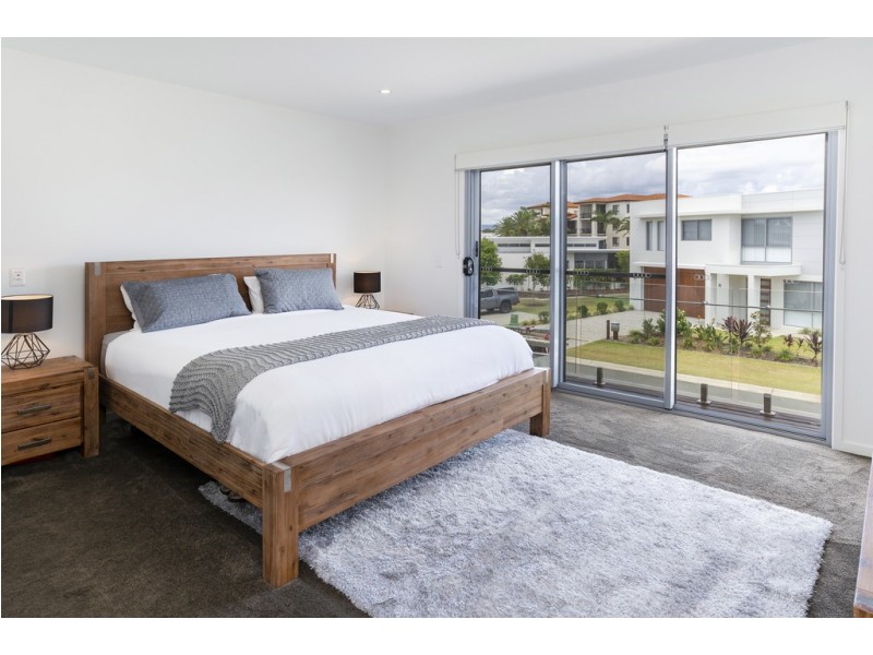 7806 Pavilions Close, Hope Island QLD 4212