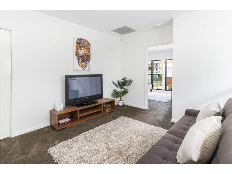 7806 Pavilions Close, Hope Island QLD 4212